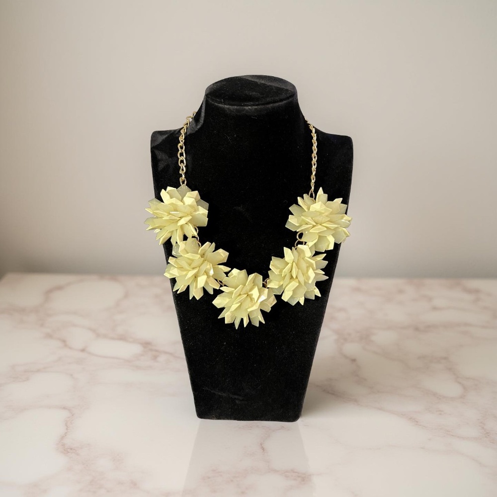 B049  Yellow Floral Necklace  Spring Blossom Chunky Petal Design  BUNDLE & SAVE
